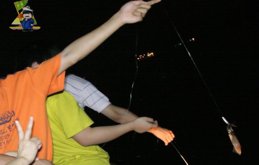 西貢碼頭上船、船上享用豐富自助餐、神奇八爪鈎夜釣墨魚、夏日晚風遊船河同樂   (團號 SKCT23)